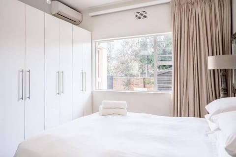 Avemore Vredehof 1 with backup power Apartment in Stellenbosch