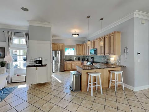 Kitchen or kitchenette, Seating area, dishwasher, furniture, microwave, oven, stove