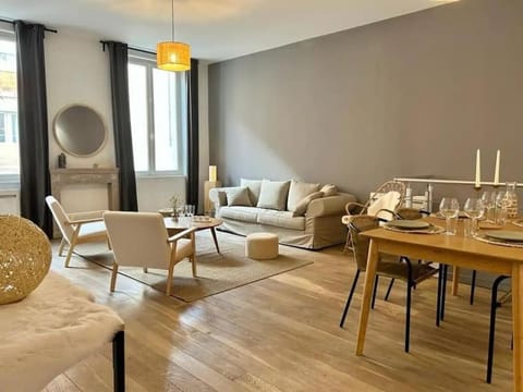 Living room, Seating area, Dining area