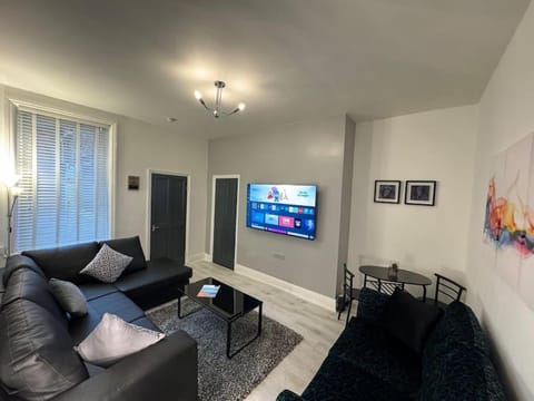 Park Apartment 1, close to Tynemouth Apartment in North Shields