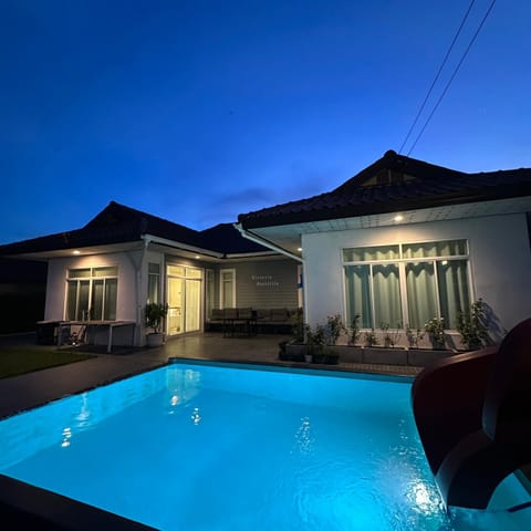 Property building, Night, Pool view, Swimming pool, sunbed