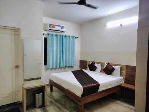 Bedroom, air conditioner