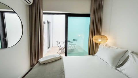 Bedroom, air conditioner
