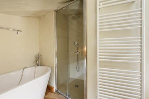 GOLDEN LUXE - Botero Loft Design Penthouse Apartment in Pietrasanta