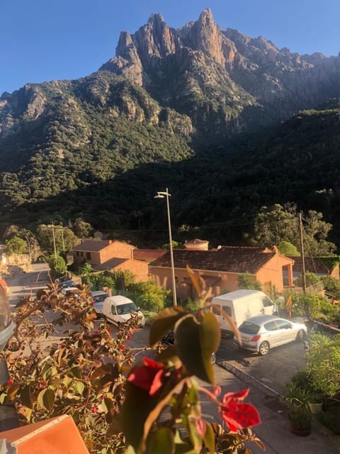 Appartement 2 chambres pour 6 personnes en résidence à la nuitée Apartment in Ota