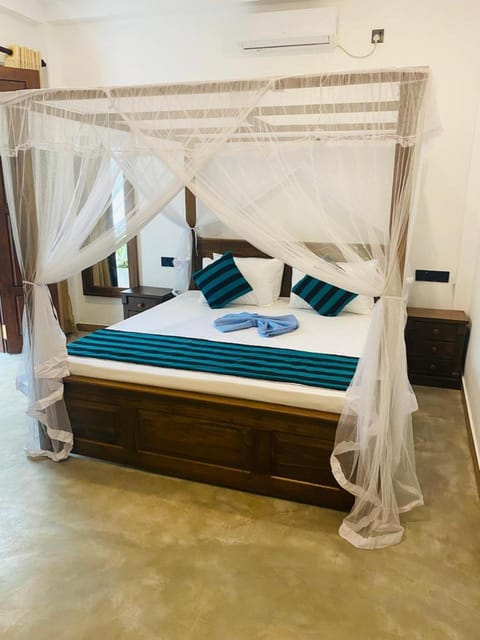 Bed, Bedroom, air conditioner