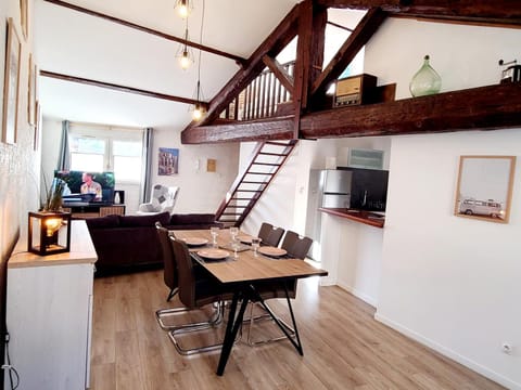 TV and multimedia, Living room, Dining area