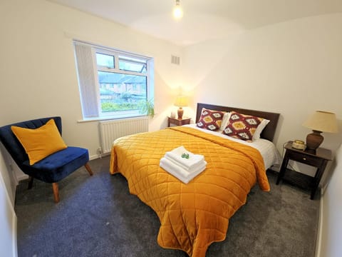 Spacious modern 3 bed home House in England