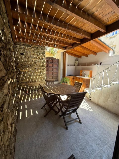 Maison entre mer et montagne à Canari House in Corsica