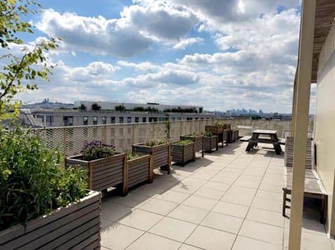 La belle vie Apartment in Aubervilliers