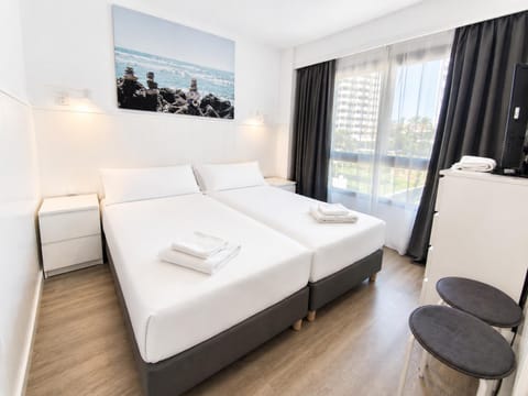 Bed, Photo of the whole room, Bedroom, Sea view, towels
