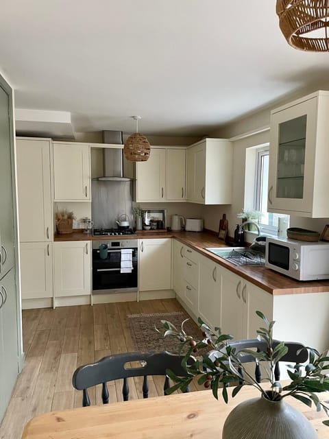 Arlo Townhouse Enniskillen House in Leitrim, Co. Leitrim, Ireland