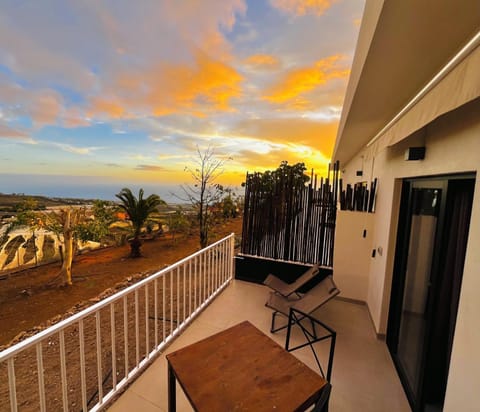 Natural landscape, View (from property/room), Balcony/Terrace, Sea view, Sunset