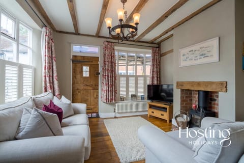 TV and multimedia, Living room, Seating area, flat iron