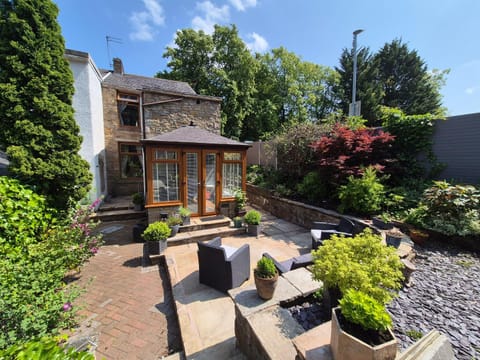 Shore Cottage A traditional cosy cottage House in Blackburn