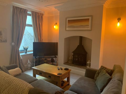 Shore Cottage A traditional cosy cottage House in Blackburn