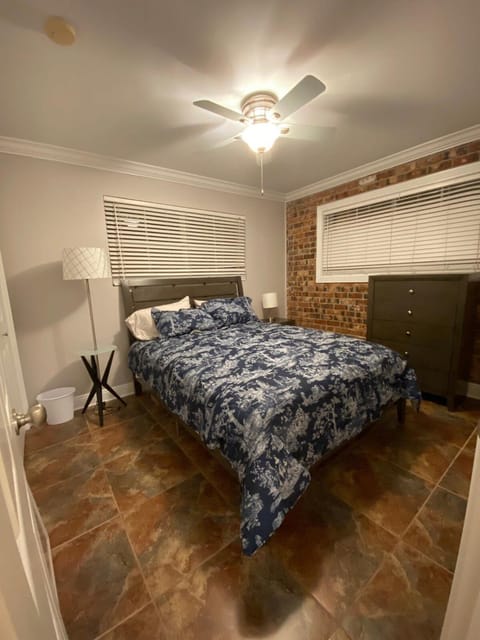 North Gates of LSU 2 bedroom w&d pool Apartment in Baton Rouge