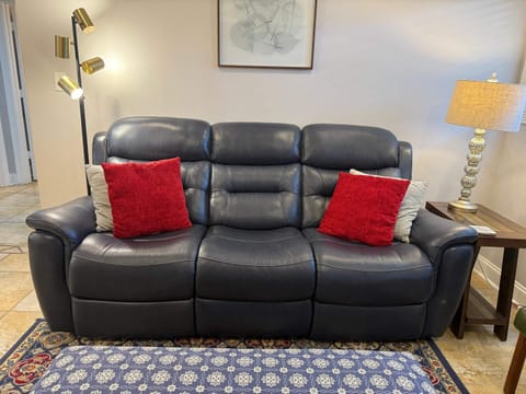 2 BR apartment with laundry pool Apartment in Baton Rouge