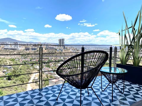 Brick Box Apartment in Santiago de Queretaro