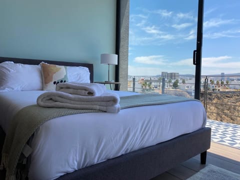 Brick Box Apartment in Santiago de Queretaro