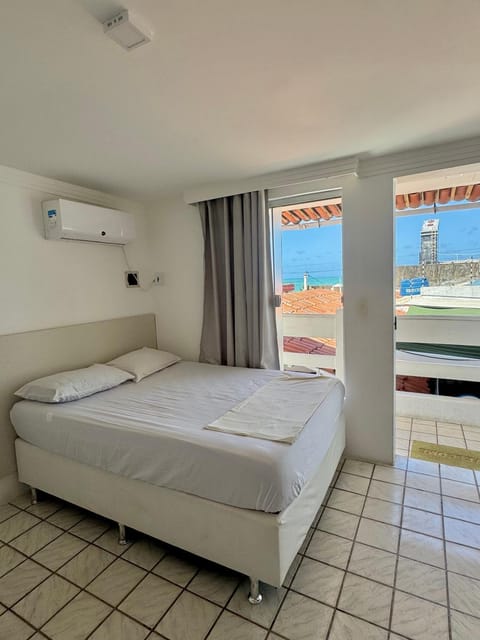 Bed, Bathroom, TV and multimedia, minibar, air conditioner