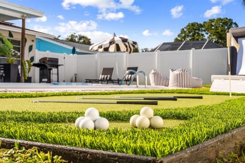 The Beverley Pool Hot Tub Near Clearwater Beach House in Largo