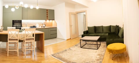 Kitchen or kitchenette, Living room, Seating area, Dining area, minibar, oven, stove