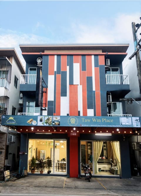 Property building, Day