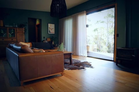 Henry's Dream - Holiday Home at Sheepwash Point House in South Bruny