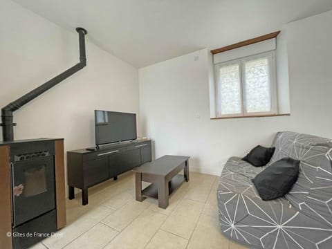 Gîte lumineux rénové avec animaux acceptés, parking et WIFI en Suisse Normande - FR-1-497-223 House in Normandy