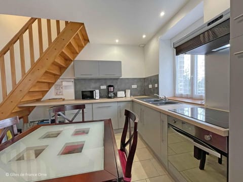 Gîte lumineux rénové avec animaux acceptés, parking et WIFI en Suisse Normande - FR-1-497-223 House in Normandy