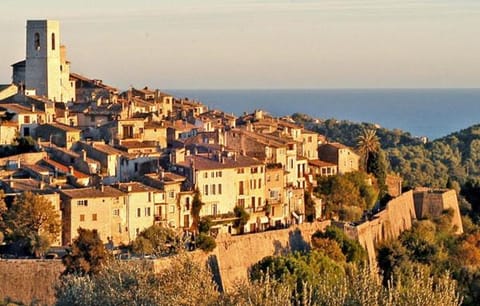 Chambre atypique dans café healthy Apartment in Saint Paul de Vence