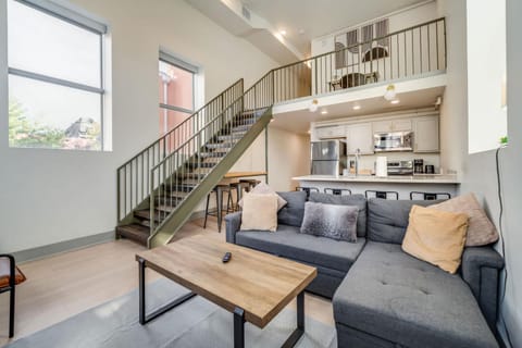 Modern and Cozy 2-BR Loft in Louisville # 201 Apartment in Louisville