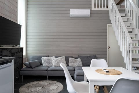 Living room, Dining area, air conditioner