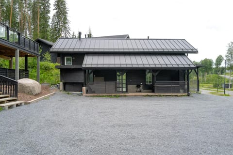 Property building, Day