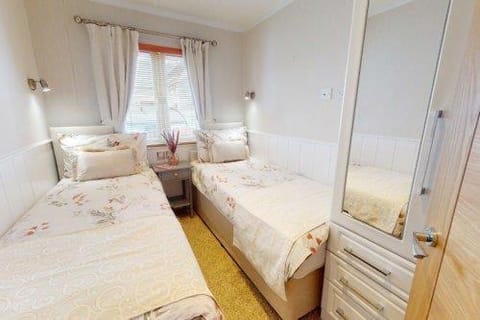 Pebble Beach Resort Campground/ 
RV Resort in Towyn