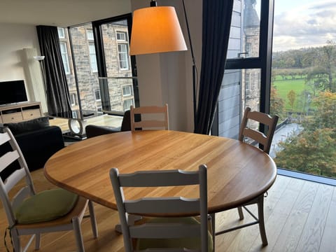 Executive Quartermile apartment near to Castle University with park view Apartment in Edinburgh