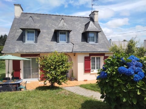 Petite chambre dans maison individuelle Vacation rental in Finistere