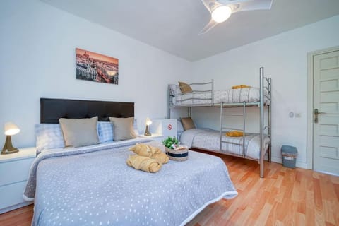 Bed, Bedroom, towels, wardrobe