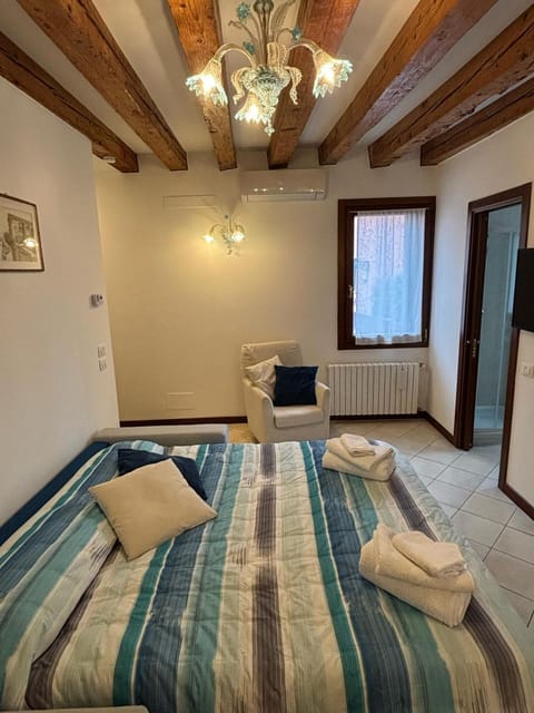 Bed, Living room