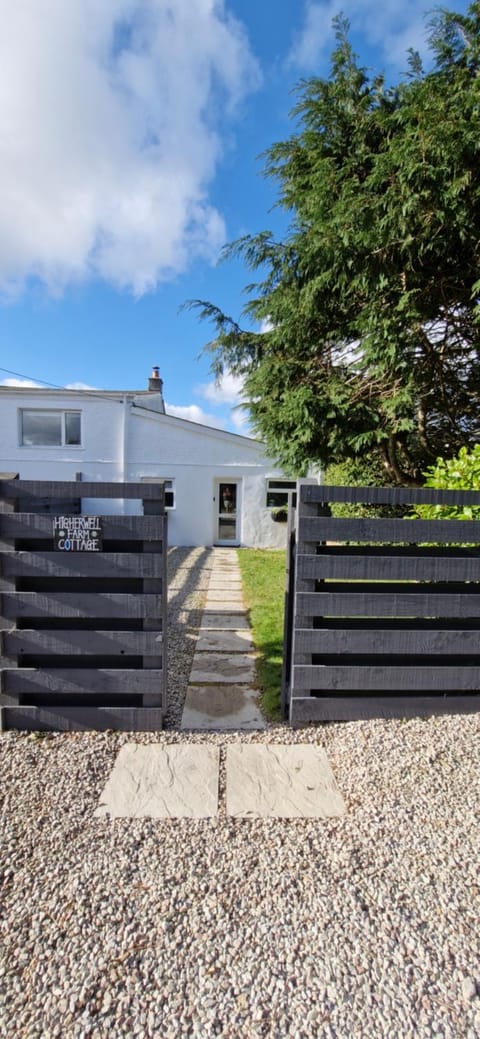 Property building, Day, Garden, Garden view