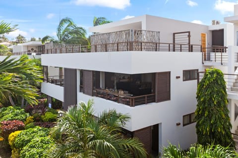 Property building, Day, Garden, Balcony/Terrace, Garden view