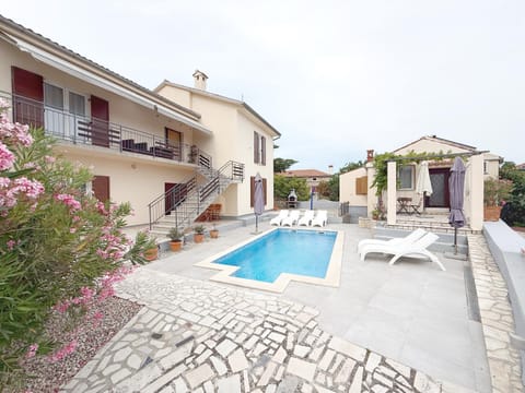 Property building, Pool view