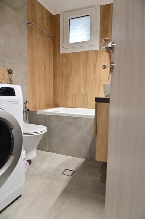 Toilet, Bathroom, Bath, washing machine, dryer