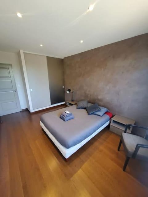 Le carreau parking et balcon-Groupama Stadium-Eurexpo Apartment in Auvergne-Rhône-Alpes