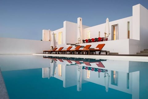 Luxury villa-The Edge Villa in Paros, Greece