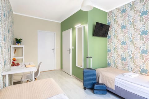 Bed, Seating area, Bedroom