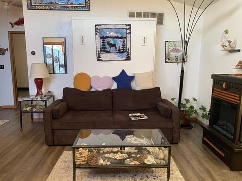 Alaska's Point of View Full Suite Apartment in Seward