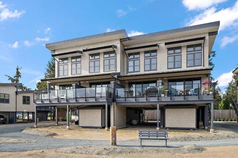 The Beach House at Saratoga Modern Beach Oasis Apartment in Vancouver Island