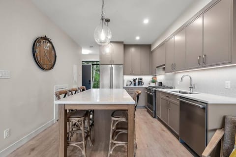 The Beach House at Saratoga Modern Beach Oasis Apartment in Vancouver Island